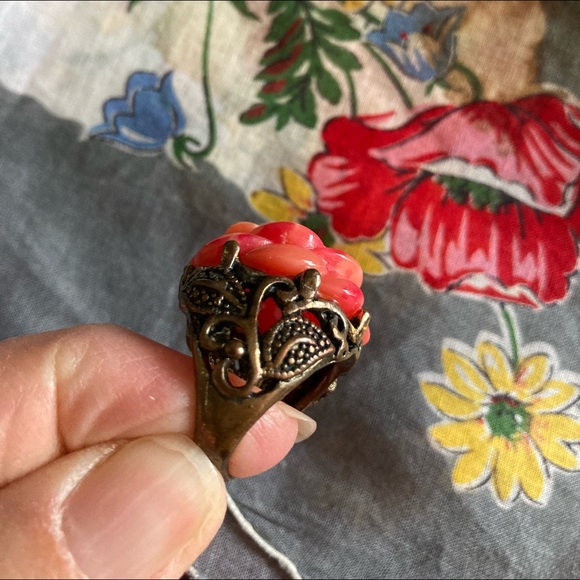 𝚅𝚒𝚗𝚝𝚊𝚐𝚎 𝚒𝚗𝚜𝚙𝚒𝚛𝚎𝚍 𝚕𝚊𝚛𝚐𝚎 𝚛𝚘𝚜𝚎 𝚋𝚕𝚘𝚜𝚜𝚘𝚖 𝚛𝚒𝚗𝚐 - Picture 2 of 6